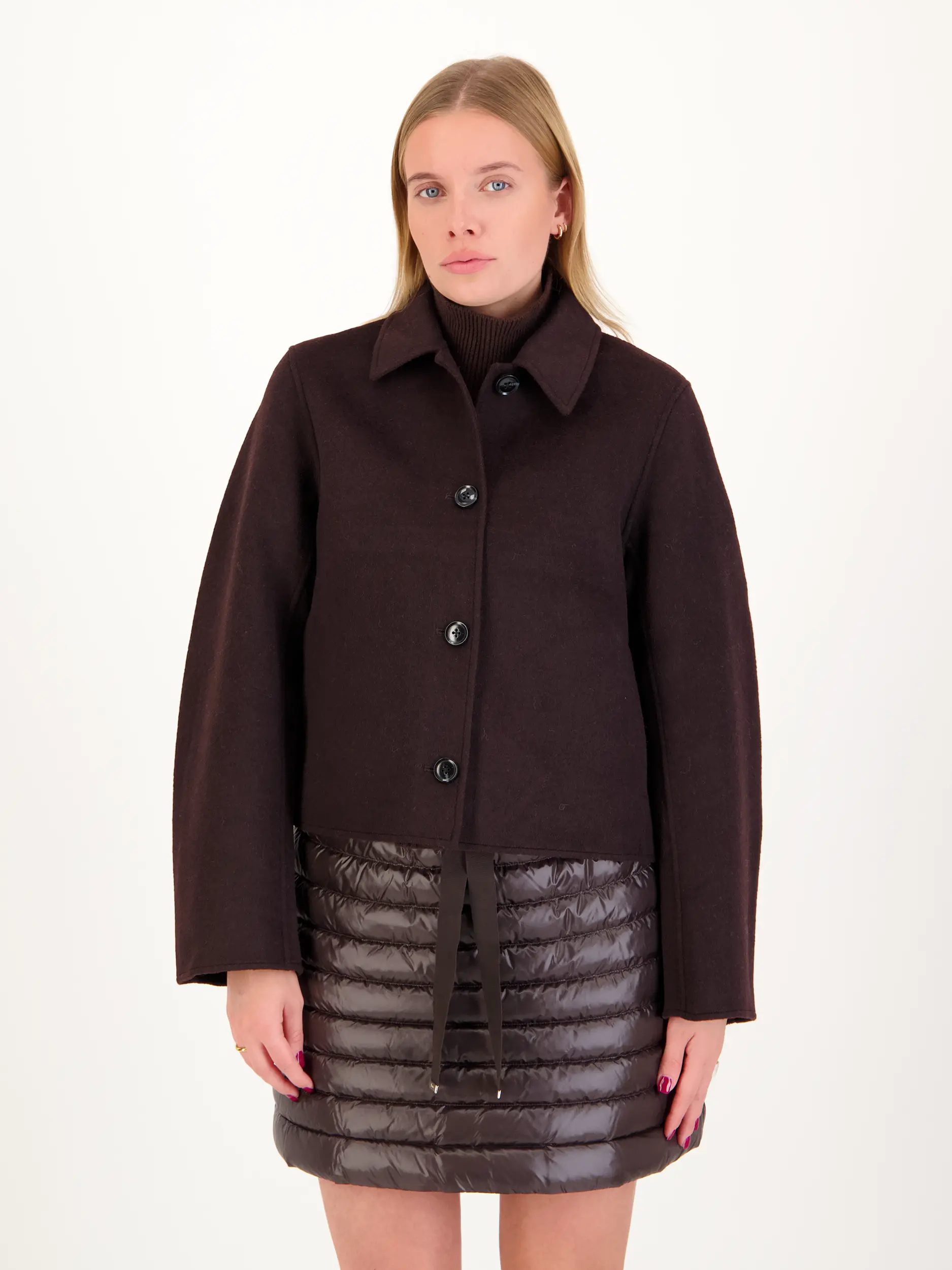 Wolljacke 'Saholly' - Artikel Vorderseite getragen von einem Modell - Farbe: Braun