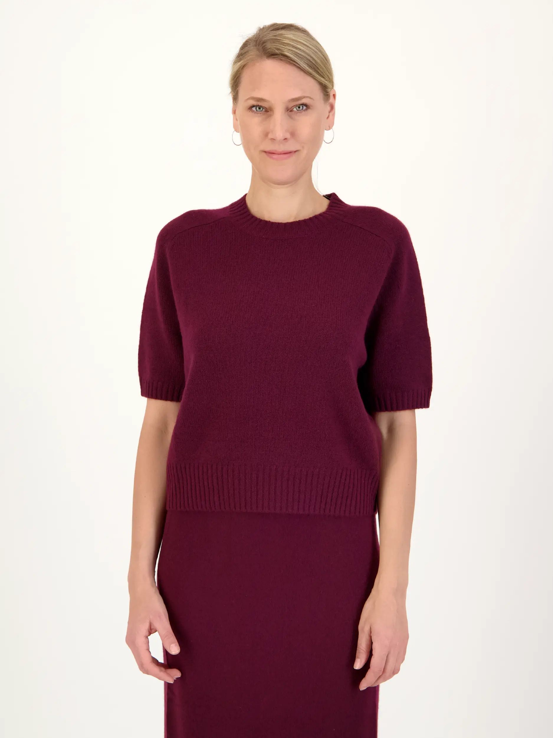 Pullover aus Kaschmir 3/4-Arm - Artikel Vorderseite getragen von einem Modell - Farbe: Rot