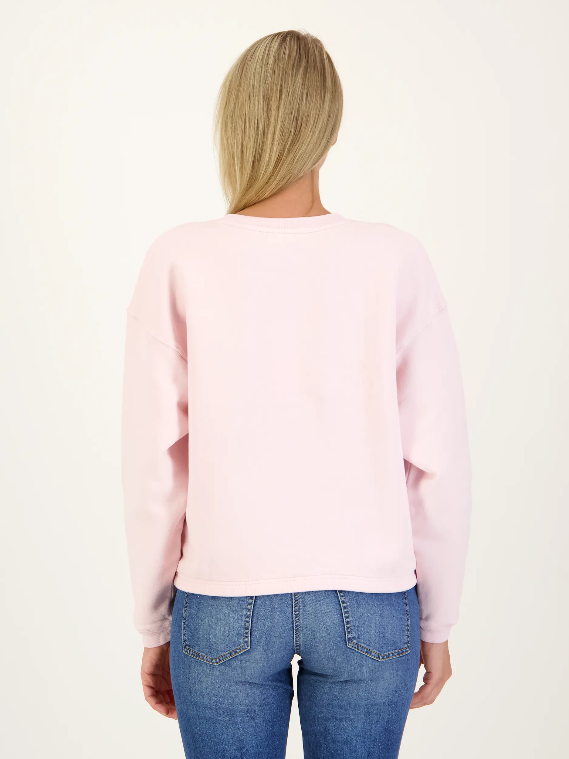 Sweatshirt - Artikel Rückseite getragen von einem Modell