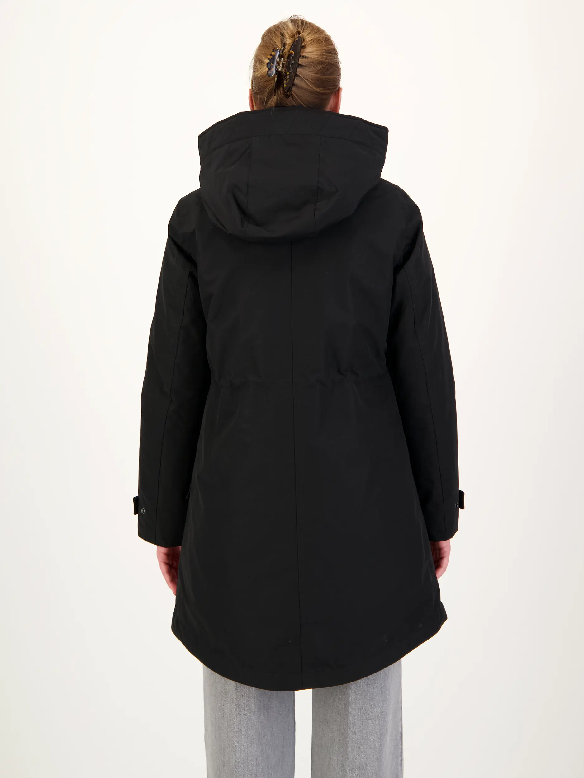 Parka 'Authentic' - Artikel Rückseite getragen von einem Modell - Farbe: Schwarz