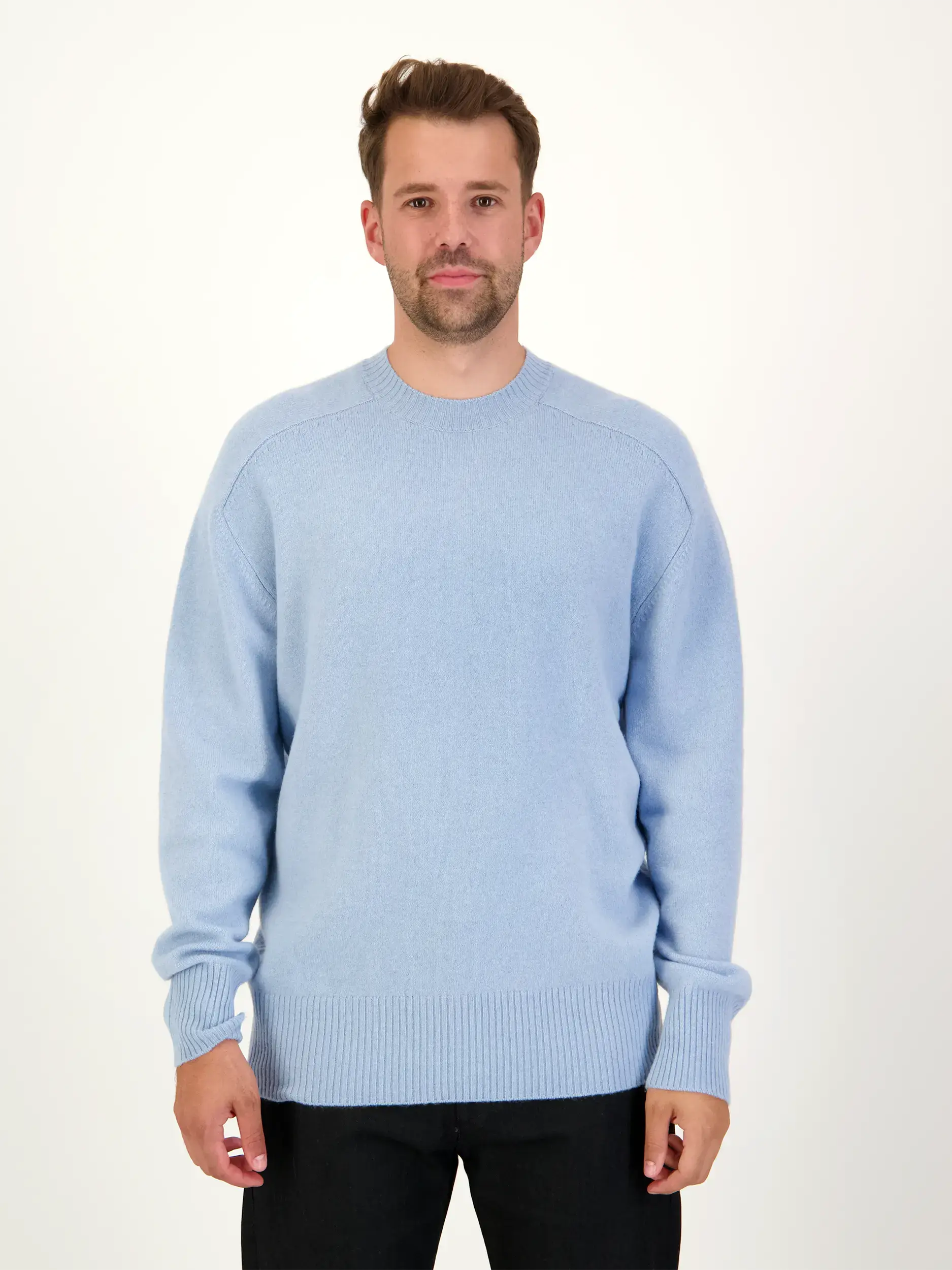 Pullover aus Kaschmir langarm - Artikel Vorderseite getragen von einem Modell