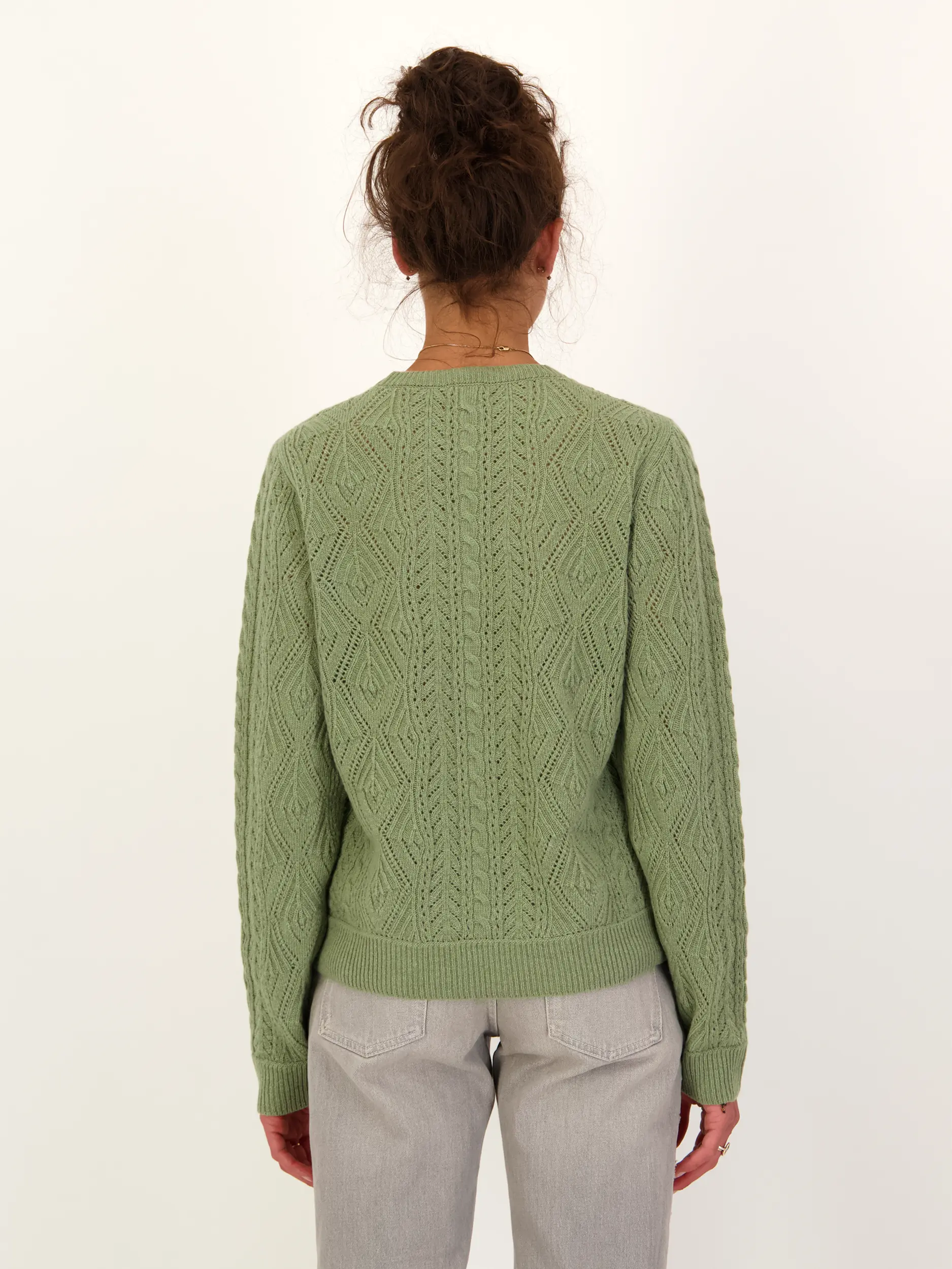 Pullover aus Wolle langarm - Artikel Rückseite getragen von einem Modell