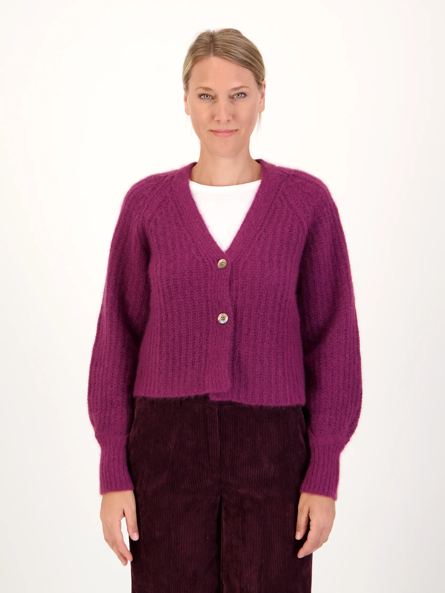 Strickjacke aus Kaschmir - Artikel Vorderseite getragen von einem Modell - Farbe: Rot