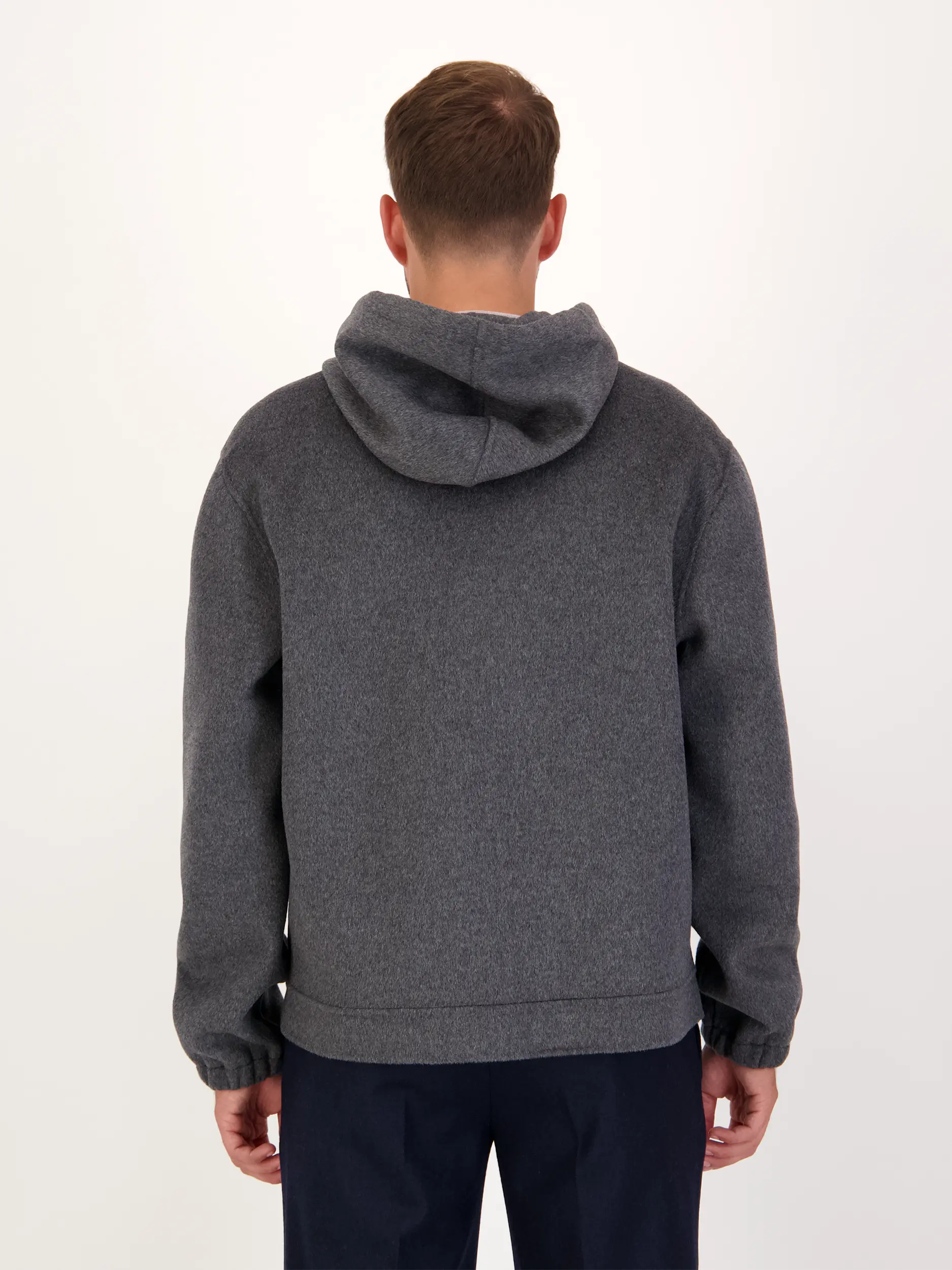 Wolljacke 'Noleno' - Artikel Rückseite getragen von einem Modell - Farbe: Grau