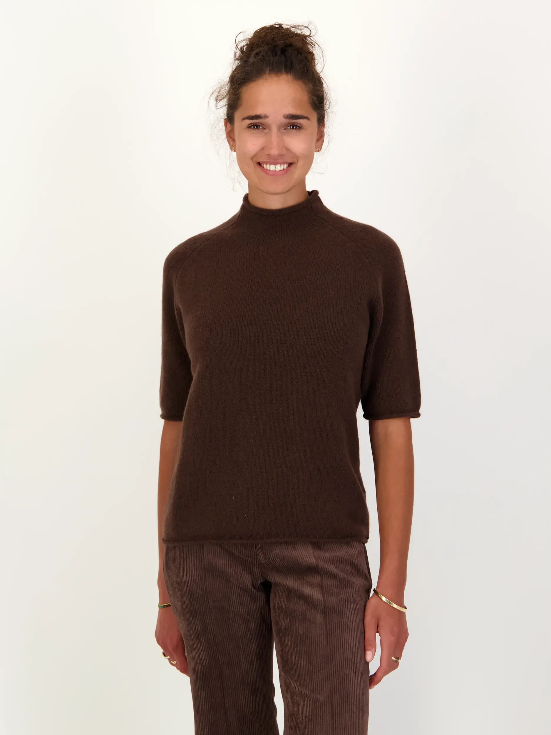 Pullover aus Wolle 3/4-Arm - Artikel Vorderseite getragen von einem Modell - Farbe: Braun