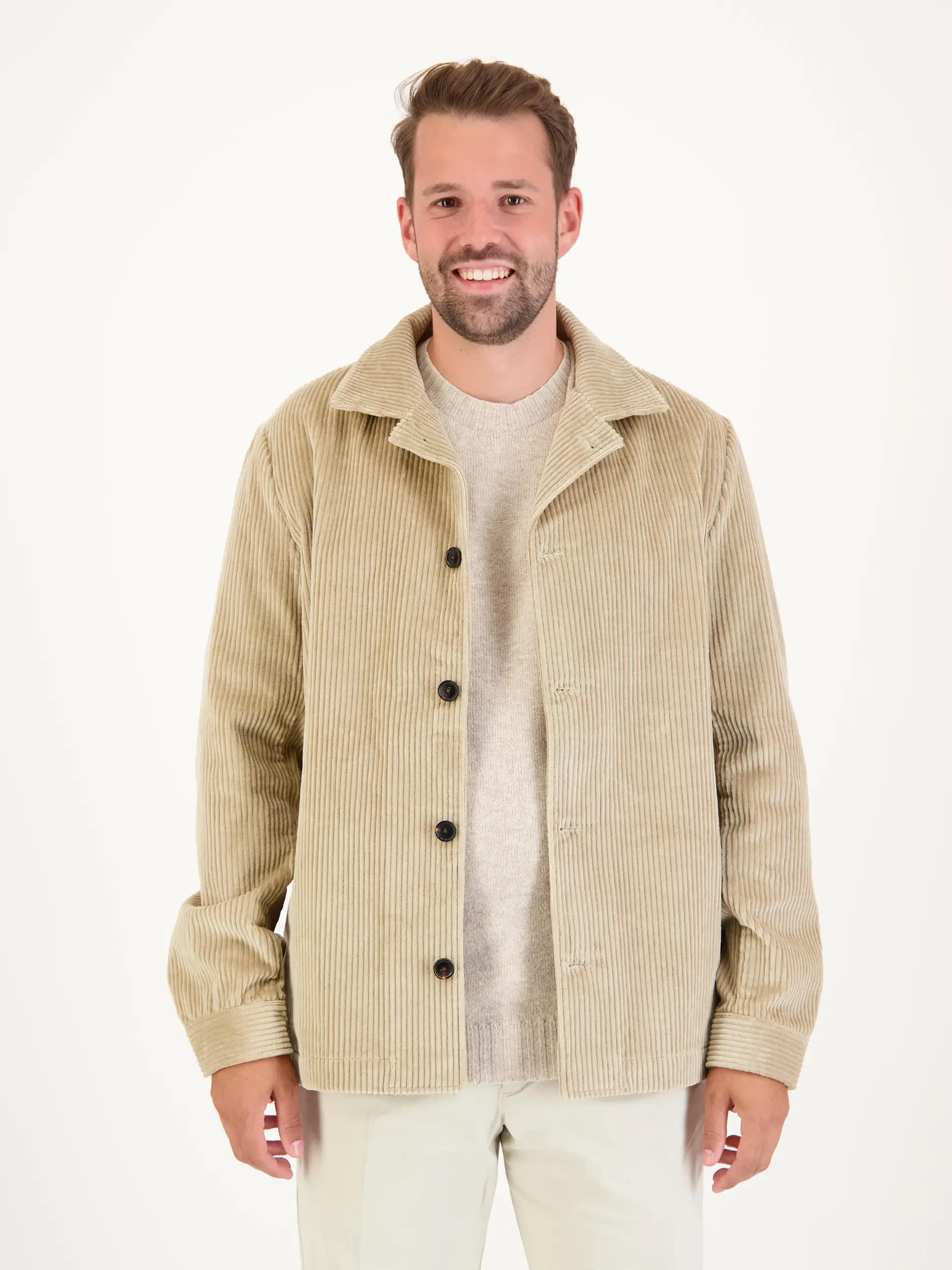 Overshirt - Artikel Vorderseite getragen von einem Modell - Farbe: Braun