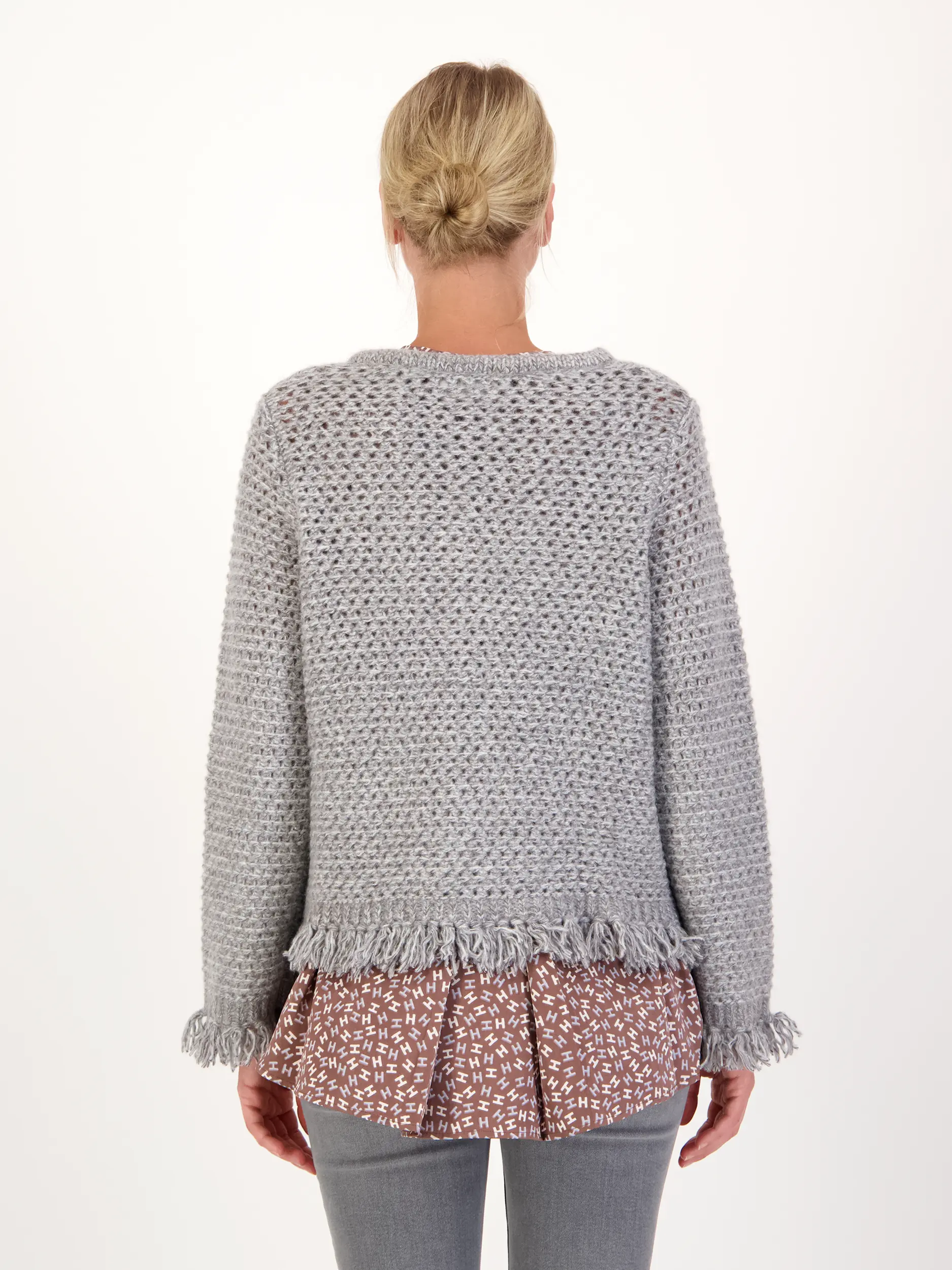 Strickjacke aus Kaschmir-Mix - Artikel Rückseite getragen von einem Modell - Farbe: Grau
