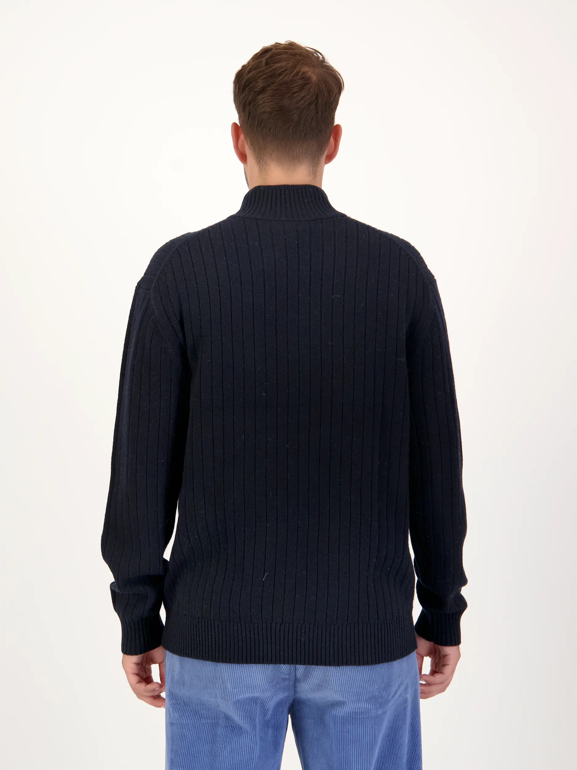 Pullover aus Woll-Mix langarm - Artikel Rückseite getragen von einem Modell - Farbe: Blau