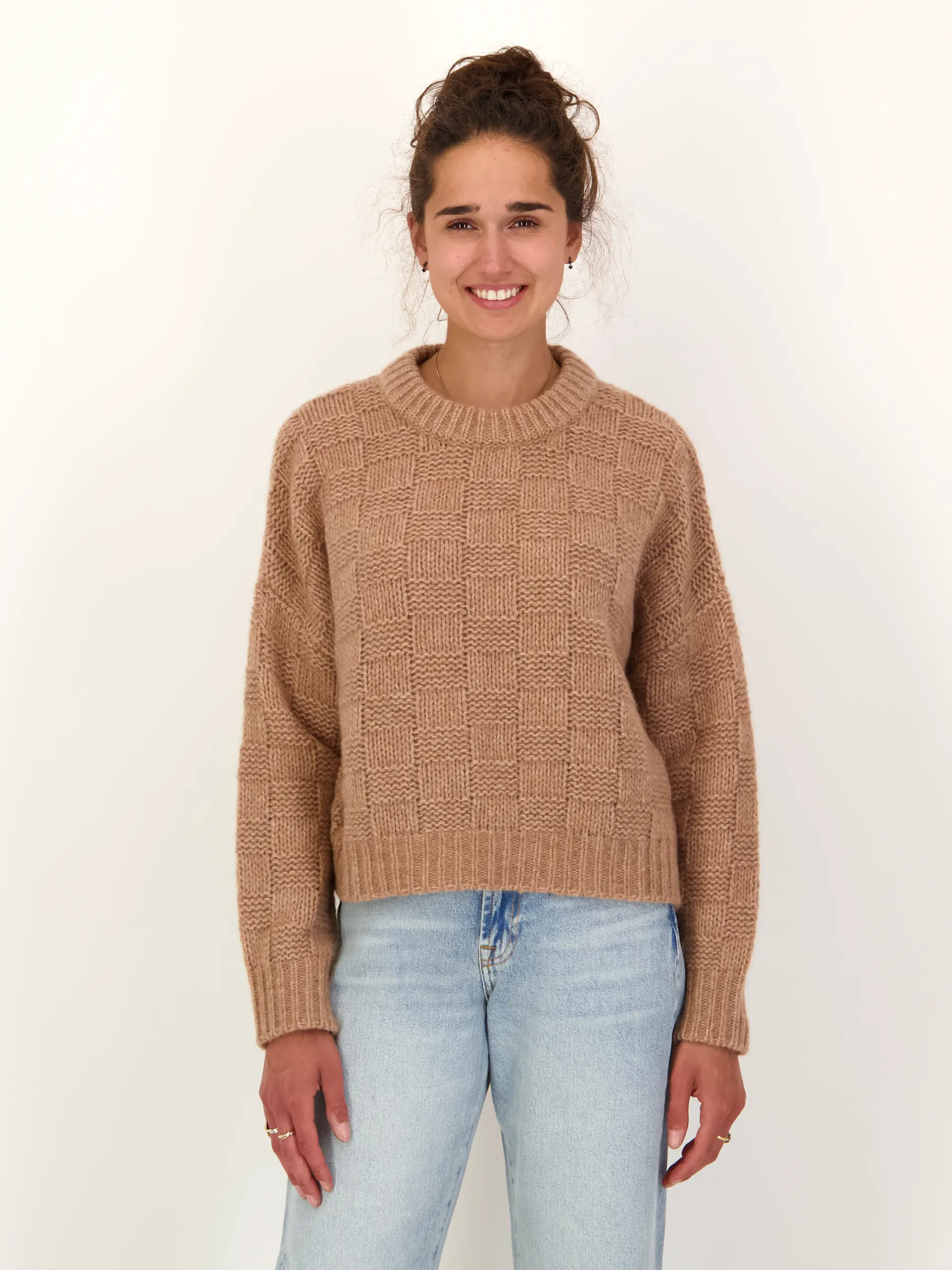Pullover 'Cornwall' aus Kaschmir langarm - Artikel Vorderseite getragen von einem Modell
