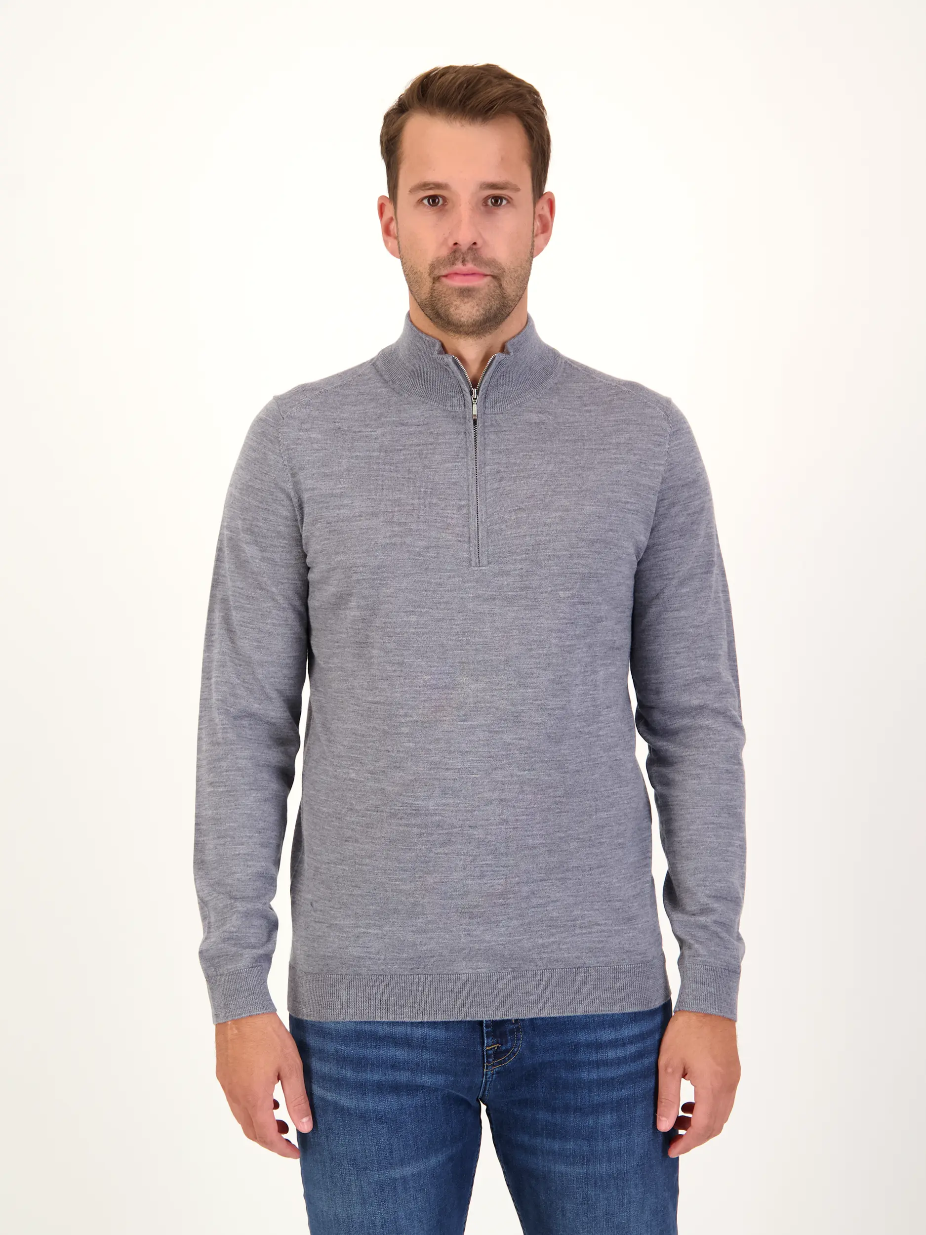 Pullover 'Trento' - Artikel Vorderseite getragen von einem Modell - Farbe: Grau