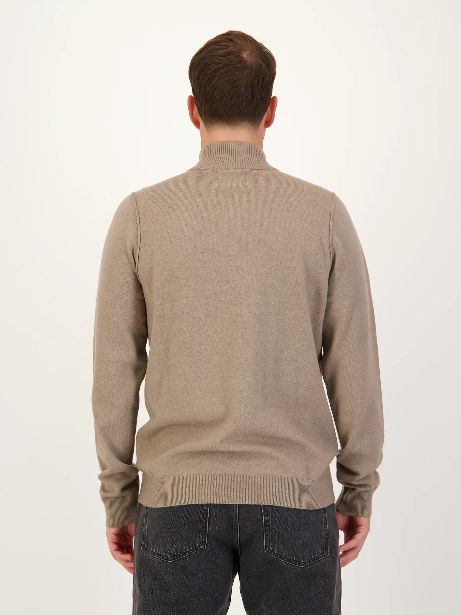 Pullover 'Clifden' aus Woll-Mix langarm - Artikel Rückseite getragen von einem Modell - Farbe: Braun