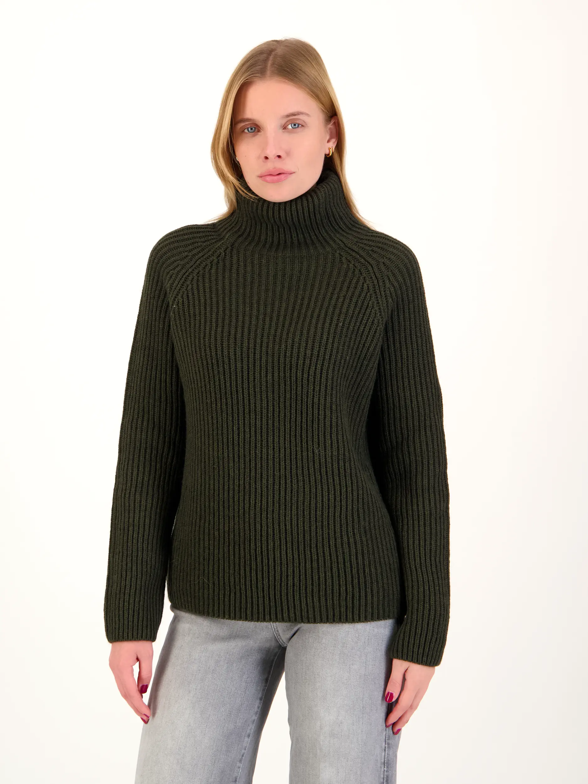 Pullover 'Arwen' - Artikel Vorderseite getragen von einem Modell - Farbe: Grün