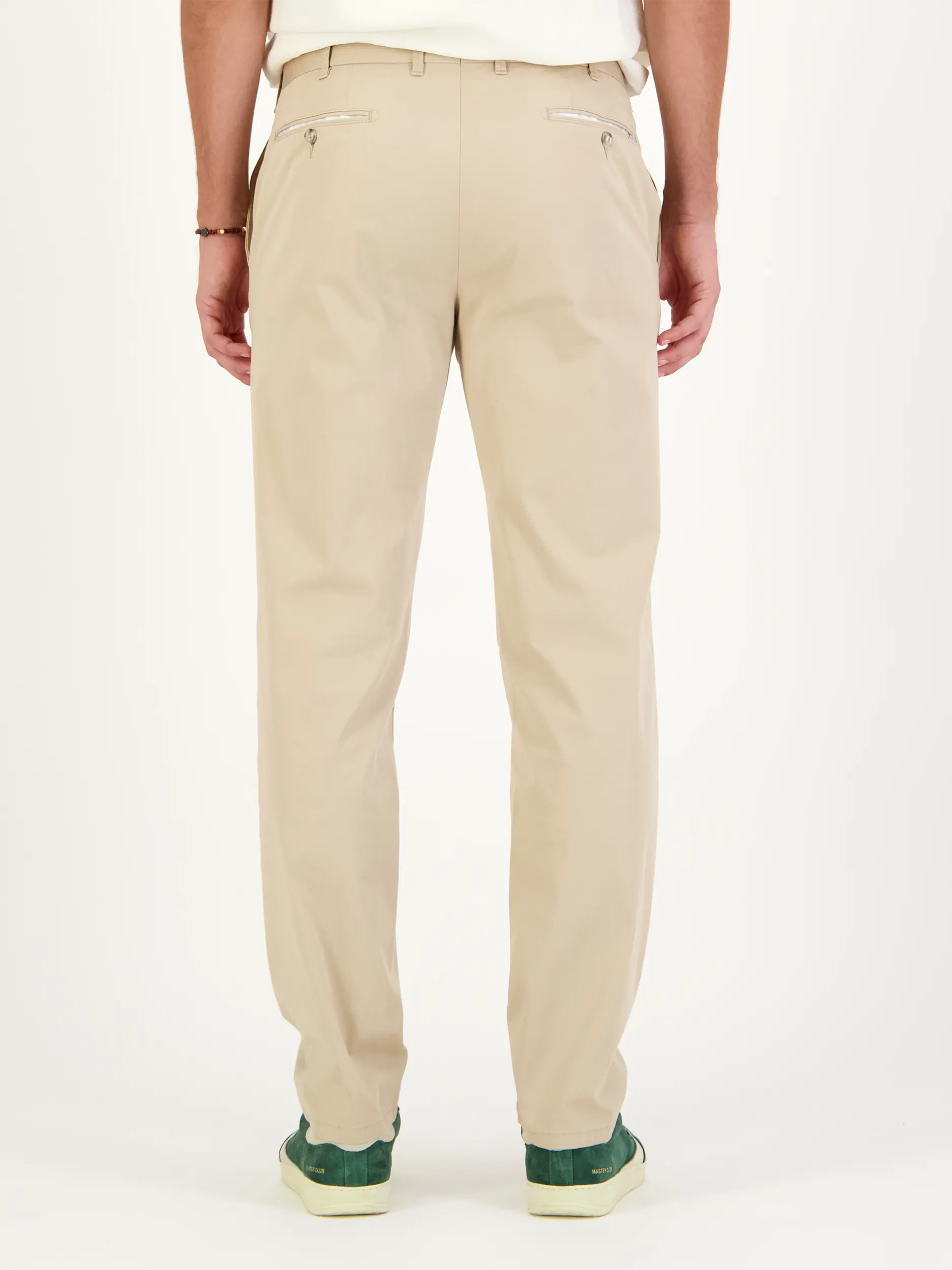 Hose - Artikel Rückseite getragen von einem Modell - Farbe: Braun