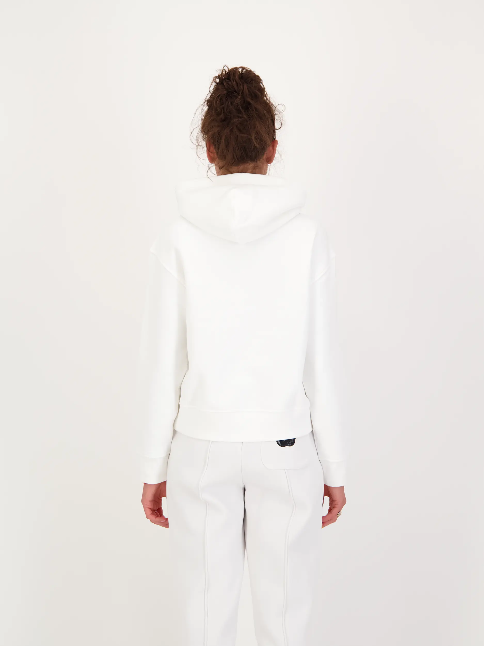 Sweatshirt  - Artikel Rückseite getragen von einem Modell - Farbe: Creme