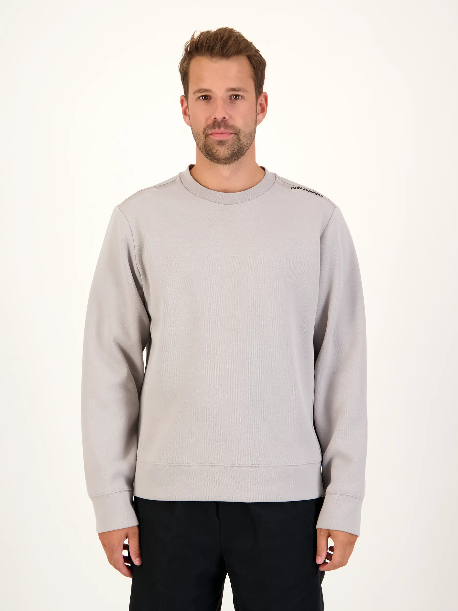 Sweatshirt 'Howard' - Artikel Vorderseite getragen von einem Modell - Farbe: Beige