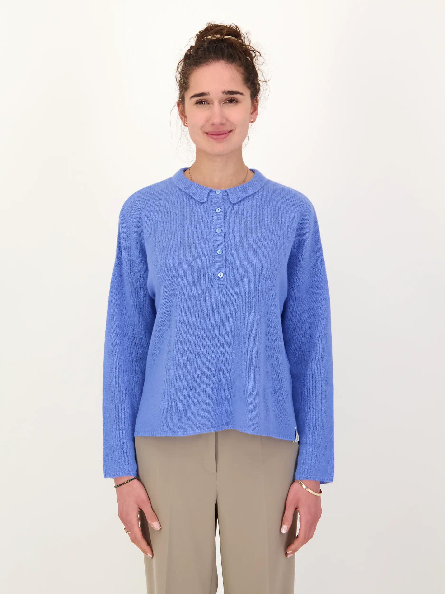 Pullover aus Kaschmir Mix - Artikel Vorderseite getragen von einem Modell - Farbe: Blau