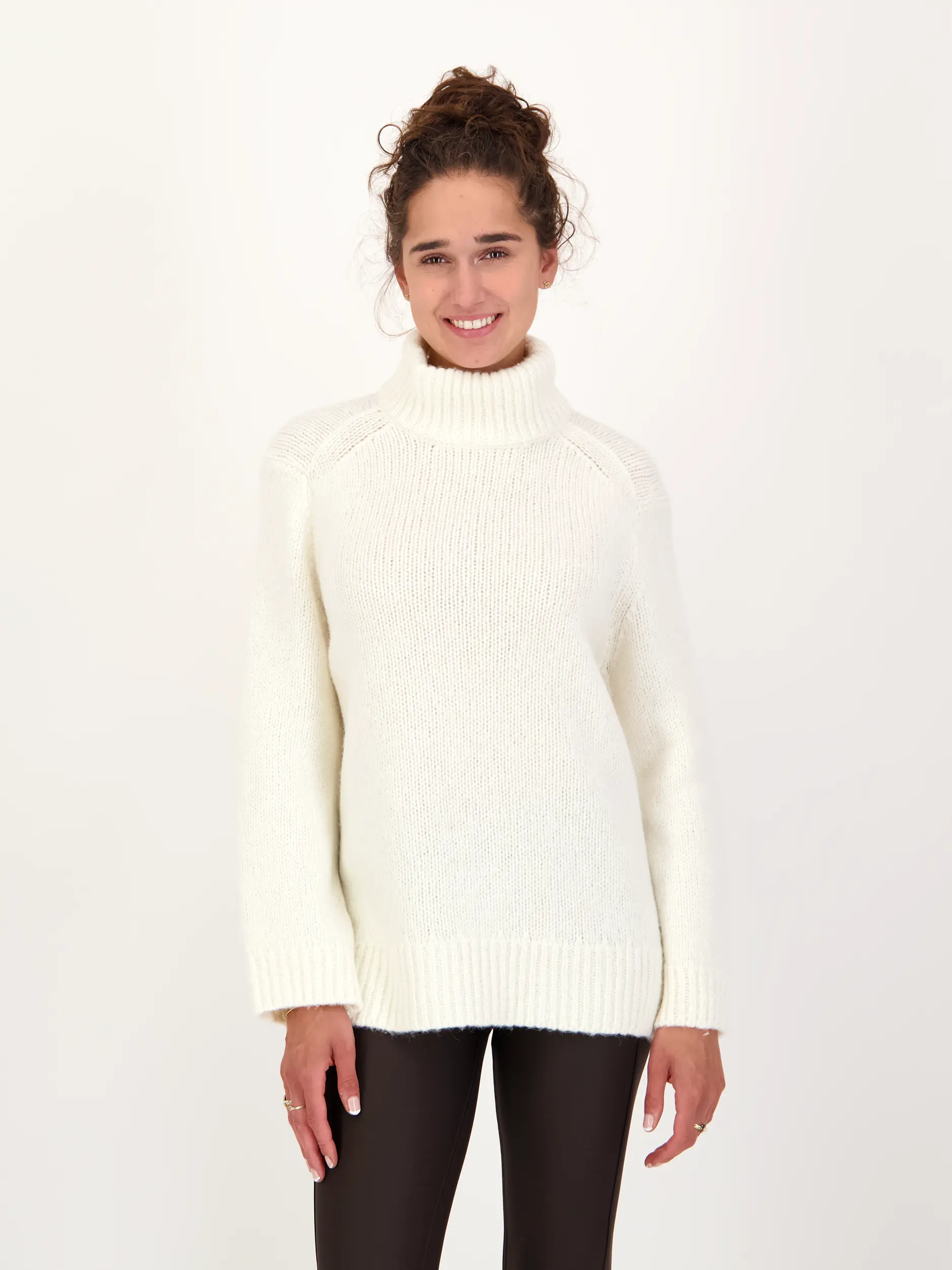 Pullover 'Urban Favorites' aus Woll-Mix langarm - Artikel Vorderseite getragen von einem Modell - Farbe: Creme
