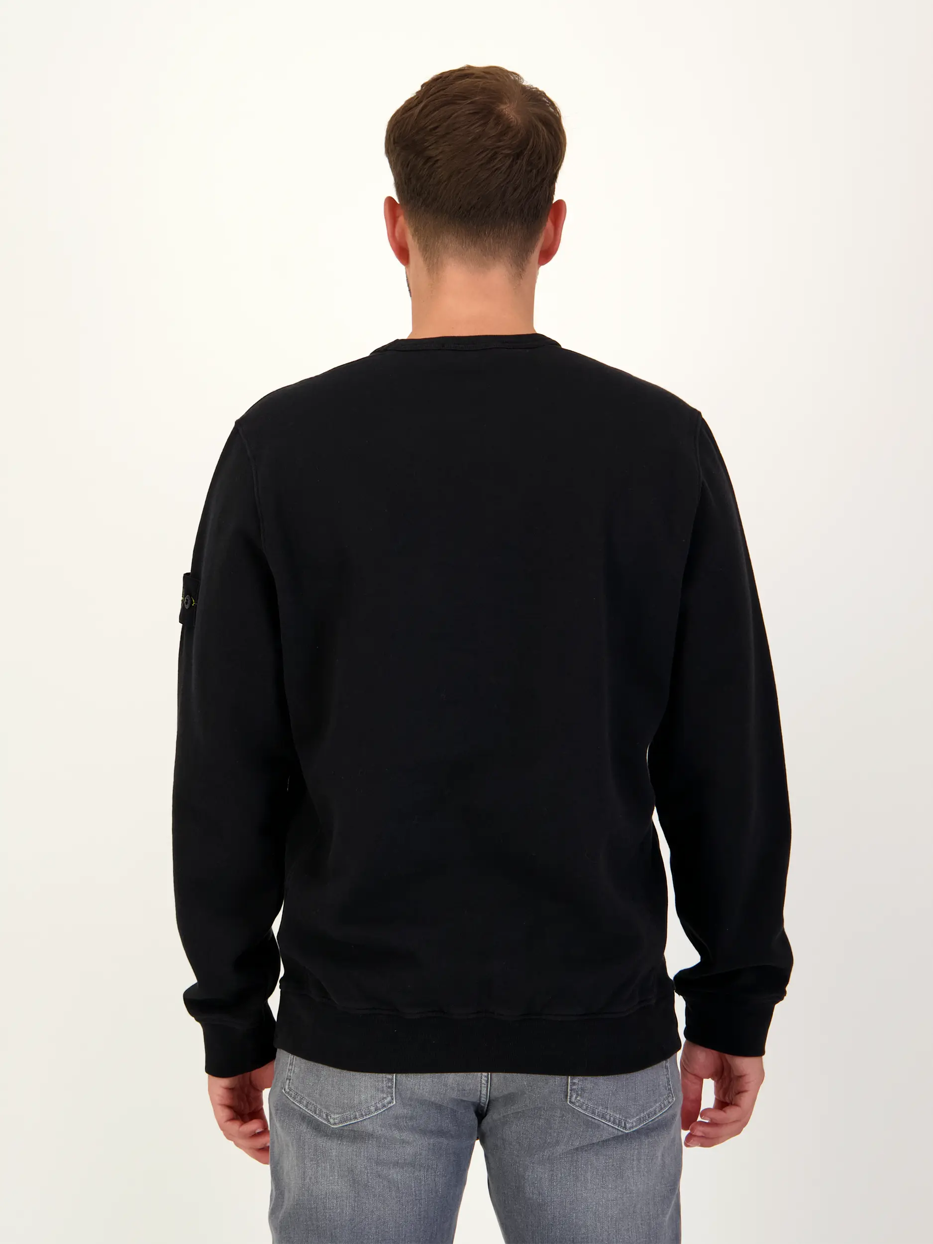 Sweatshirt - Artikel Rückseite getragen von einem Modell