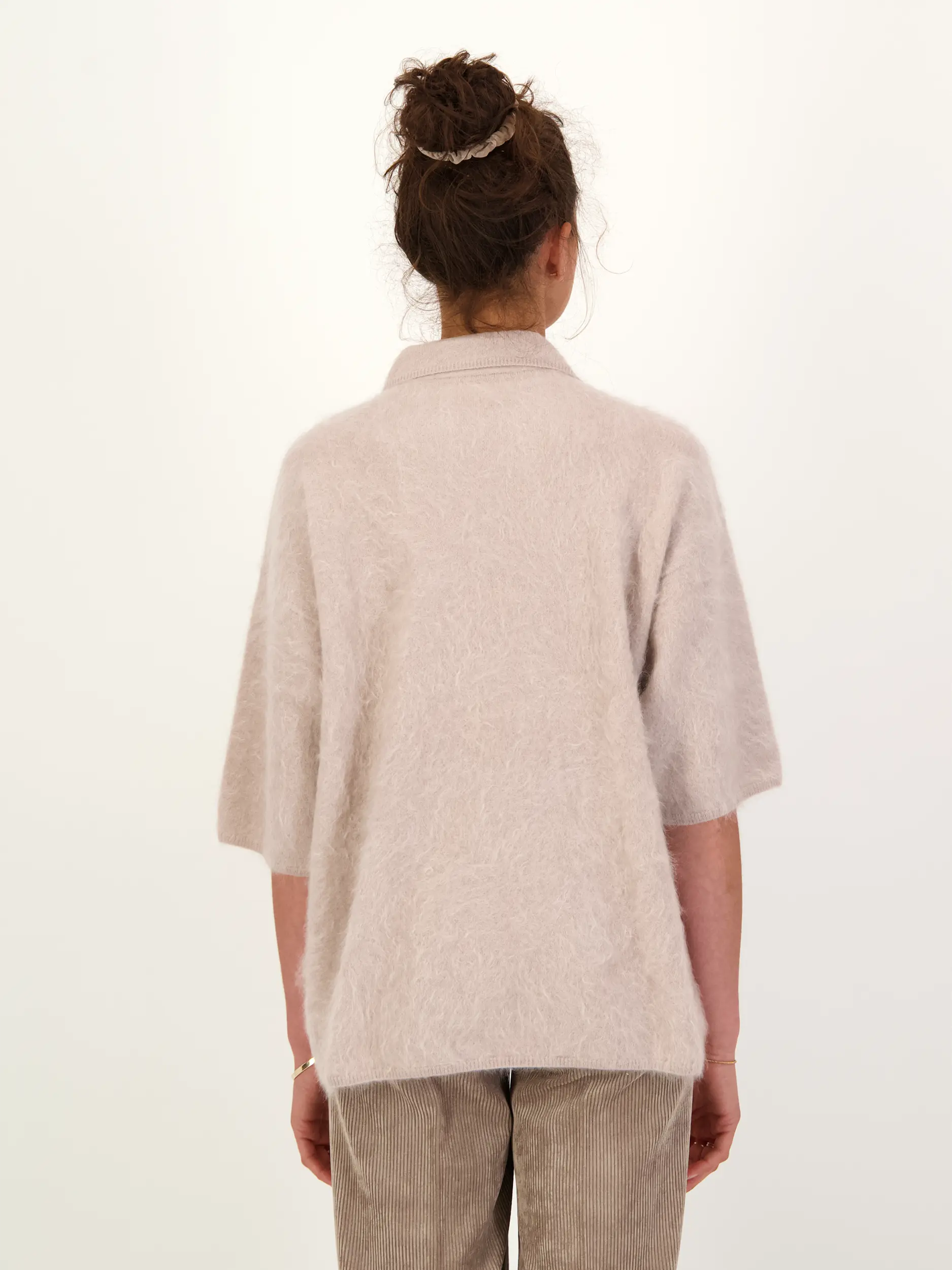 Pullover aus Kaschmir 3/4-Arm - Artikel Rückseite getragen von einem Modell