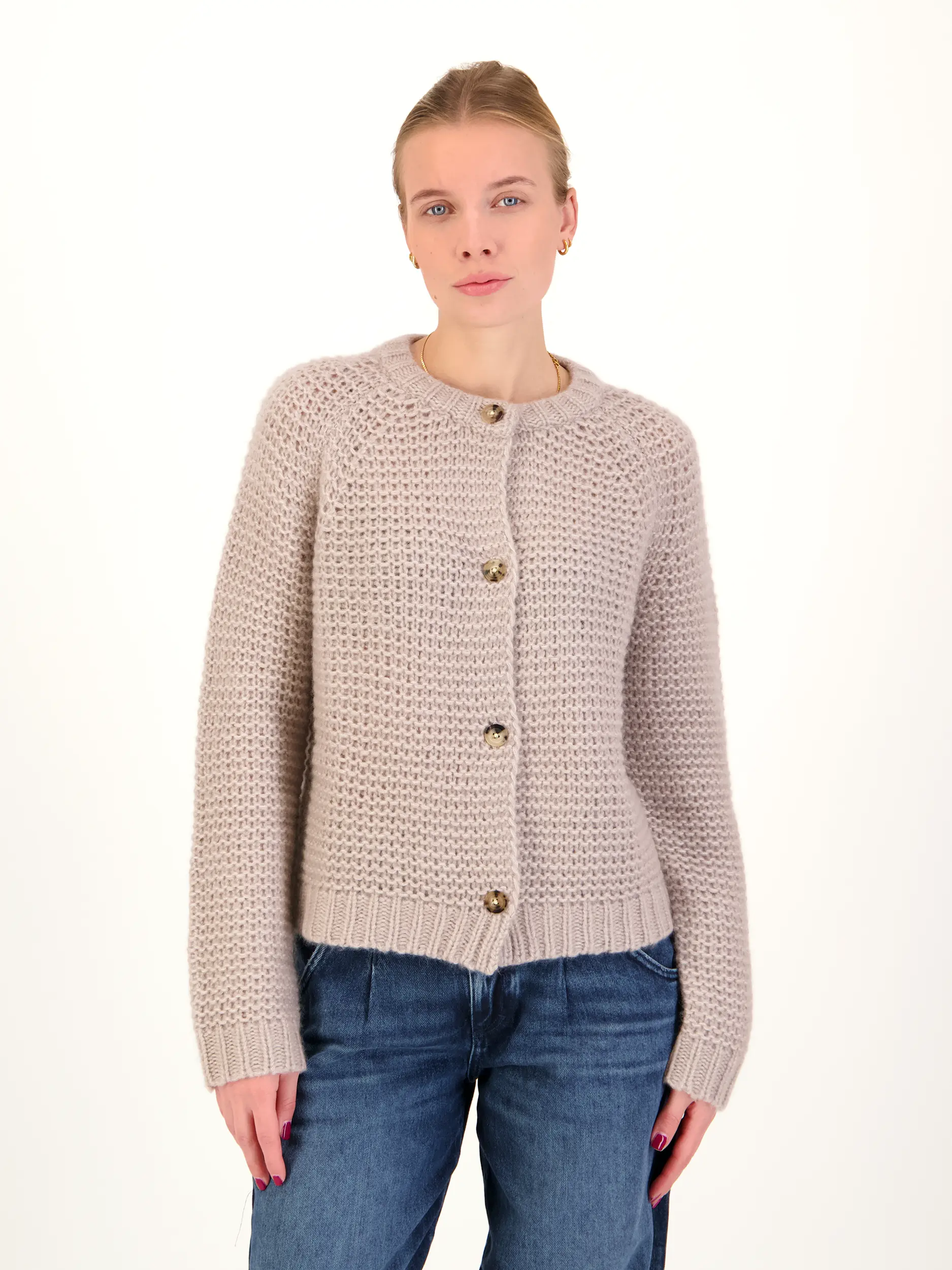 Strickjacke aus Kaschmir - Artikel Vorderseite getragen von einem Modell - Farbe: Braun