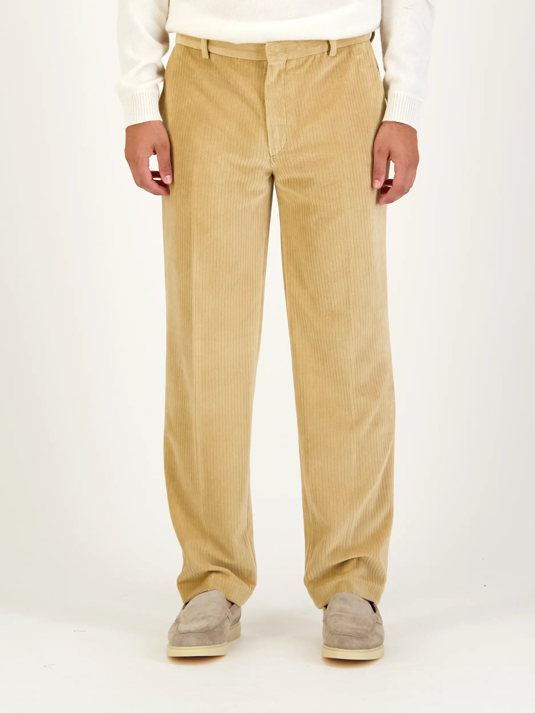 Cordhose - Artikel Vorderseite getragen von einem Modell - Farbe: Braun