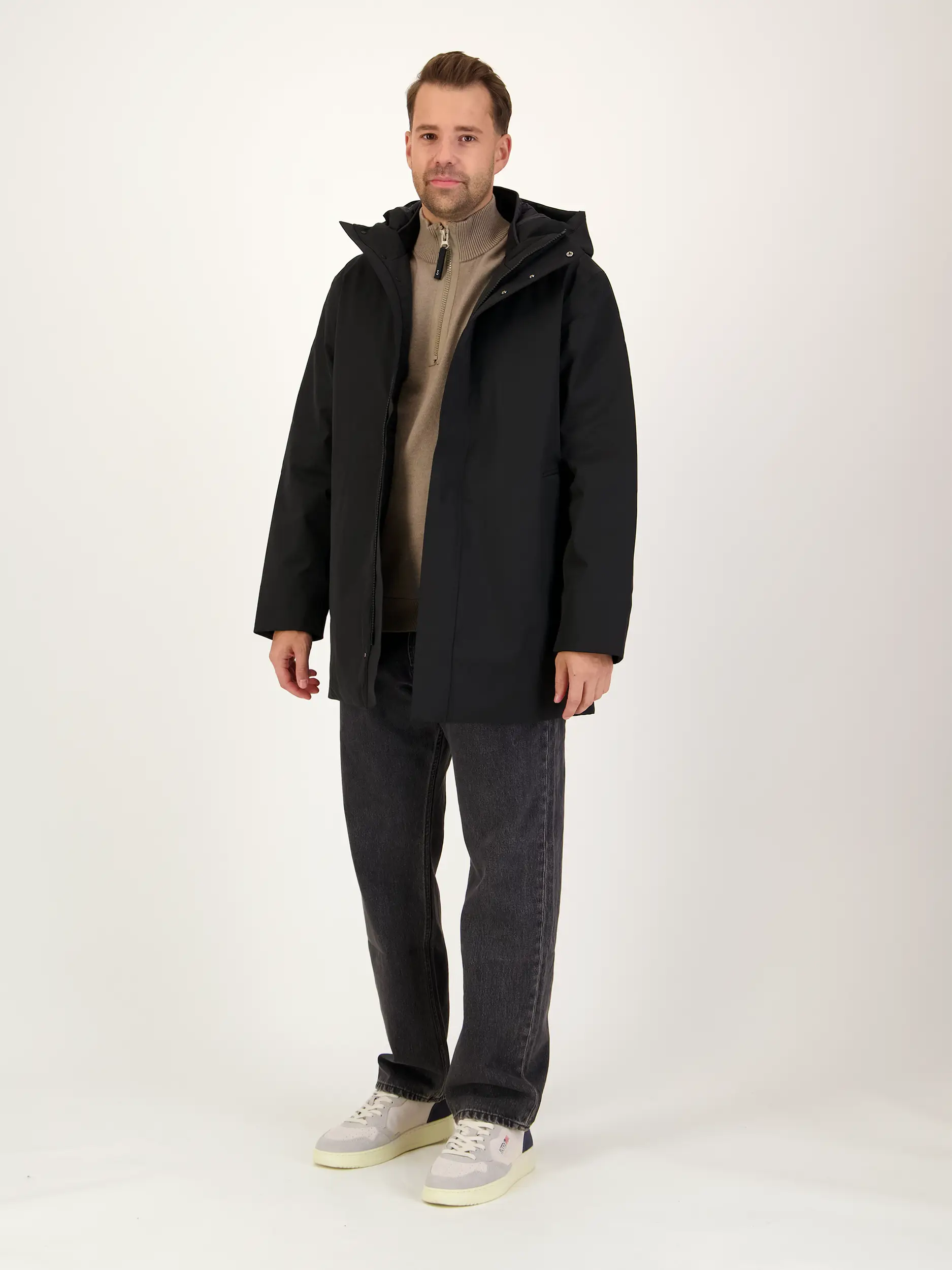 Pullover 'Clifden' aus Woll-Mix langarm - Artikel Teil eines Outfits getragen von einem Modell - Farbe: Braun