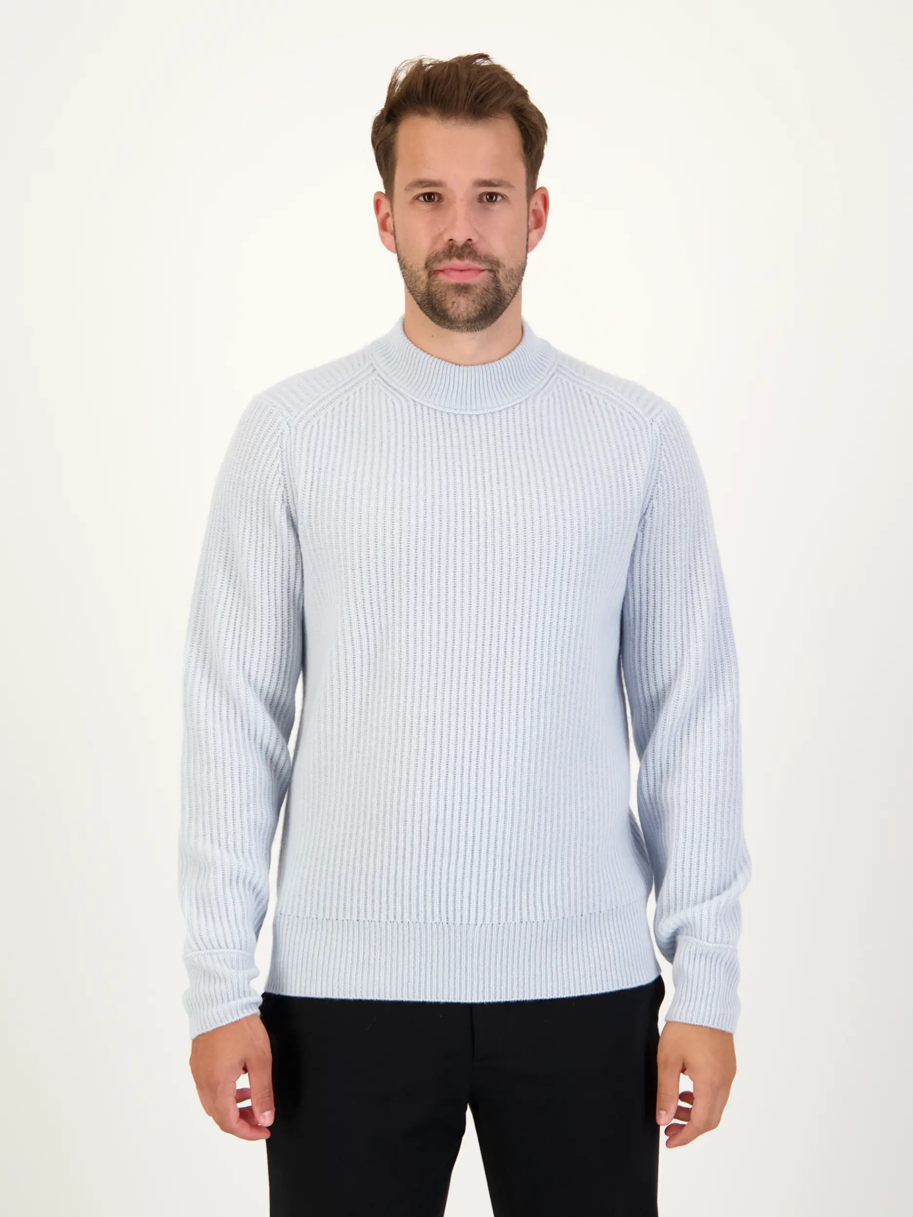 Pullover aus Kaschmir langarm - Artikel Vorderseite getragen von einem Modell - Farbe: Blau