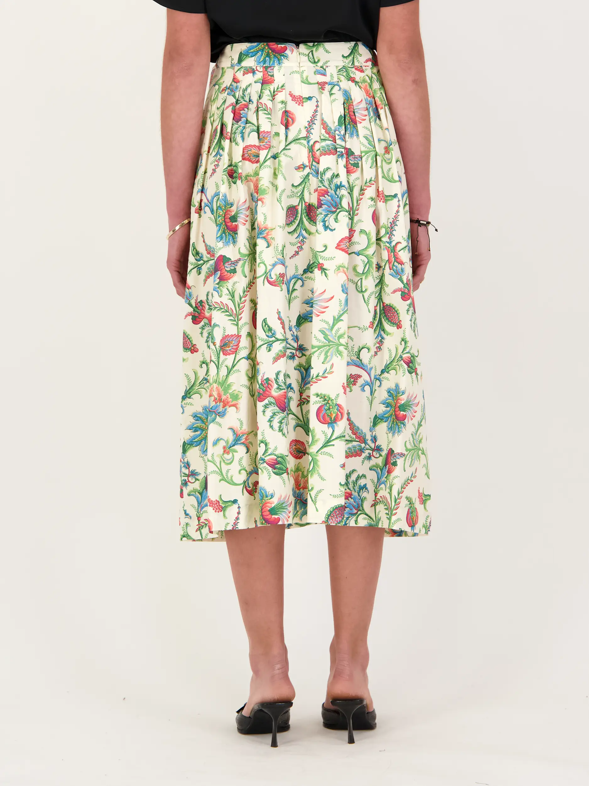 Midirock  - Artikel Rückseite getragen von einem Modell - Farbe: Rot