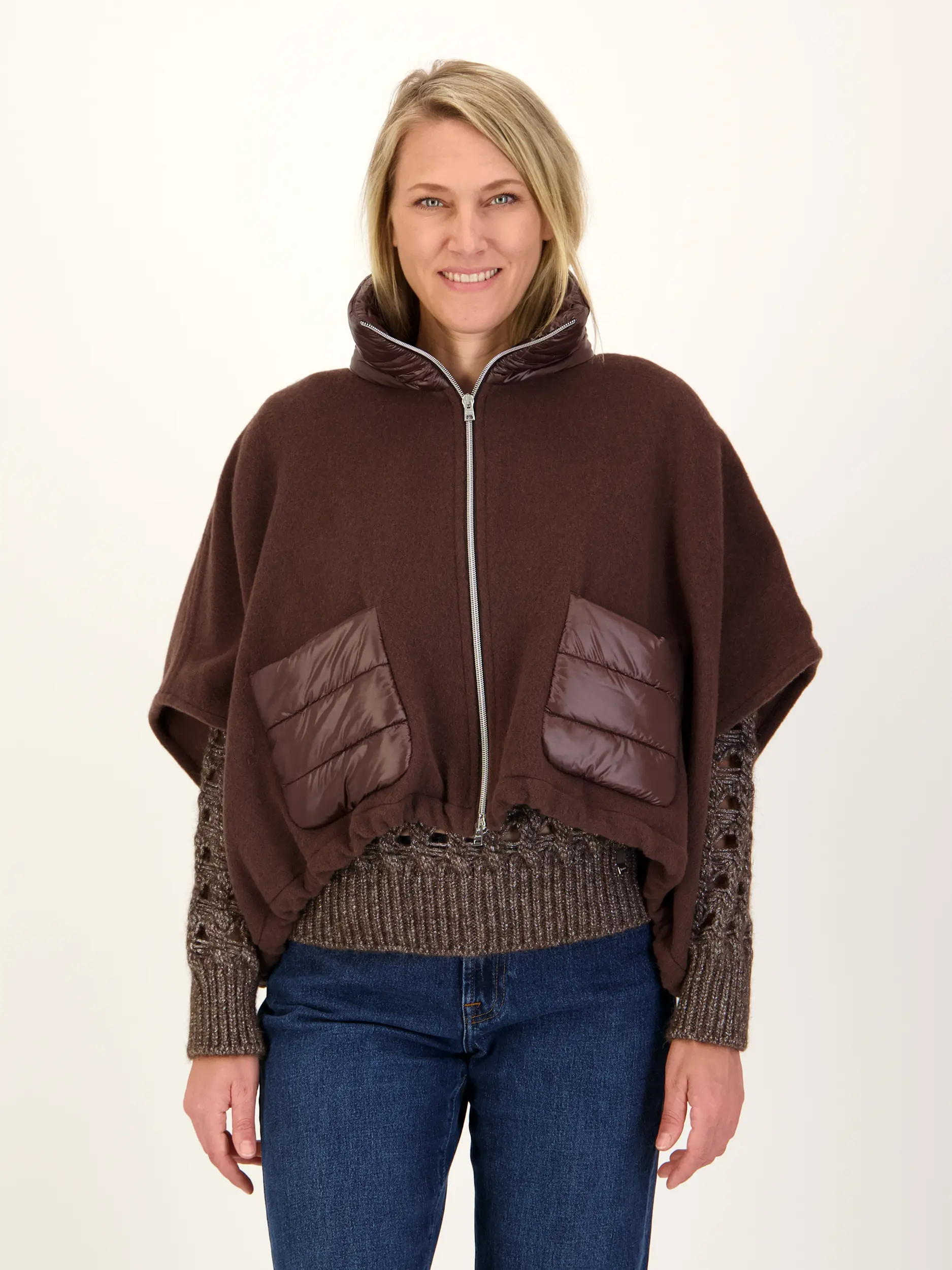 Wolljacke kurzarm - Artikel Vorderseite getragen von einem Modell