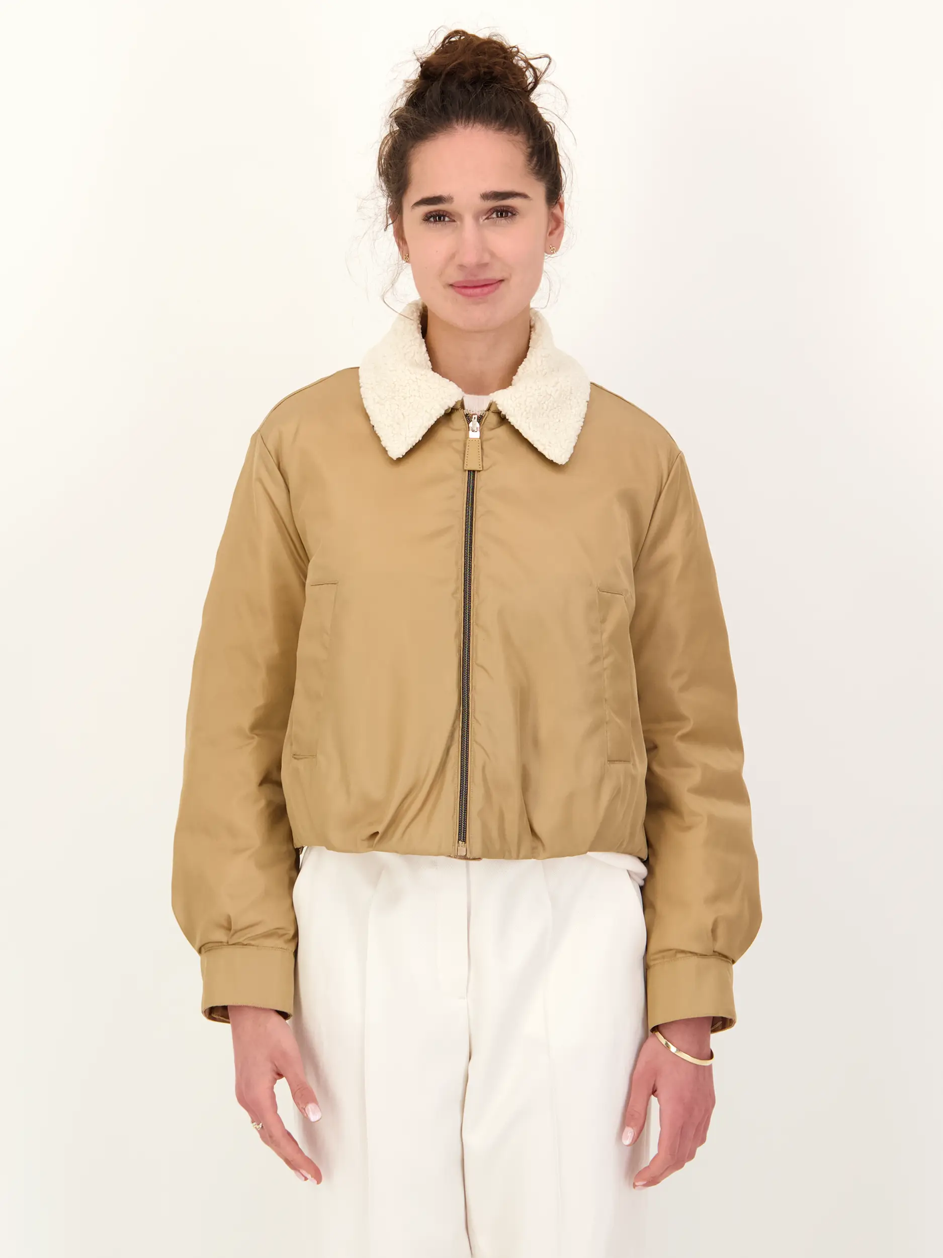 Wendejacke - Artikel Vorderseite getragen von einem Modell - Farbe: Braun