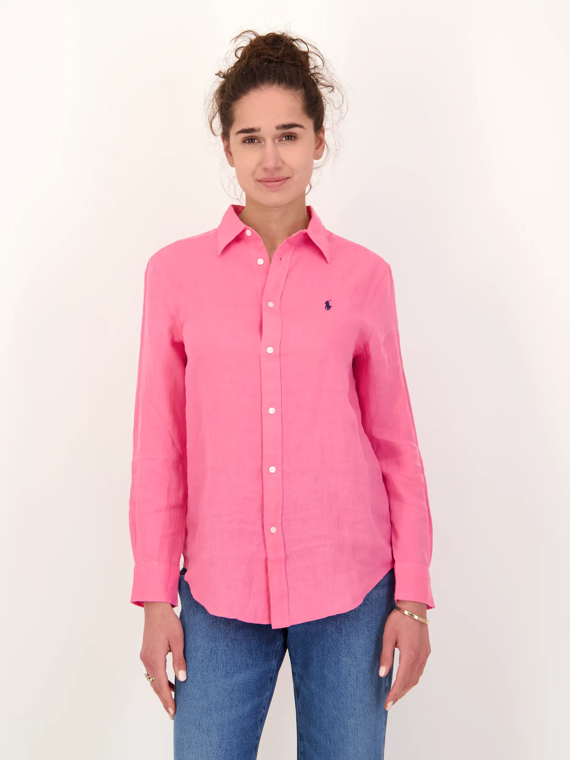 Bluse aus Leinen langarm - Artikel Vorderseite getragen von einem Modell - Farbe: Rosa&Pink