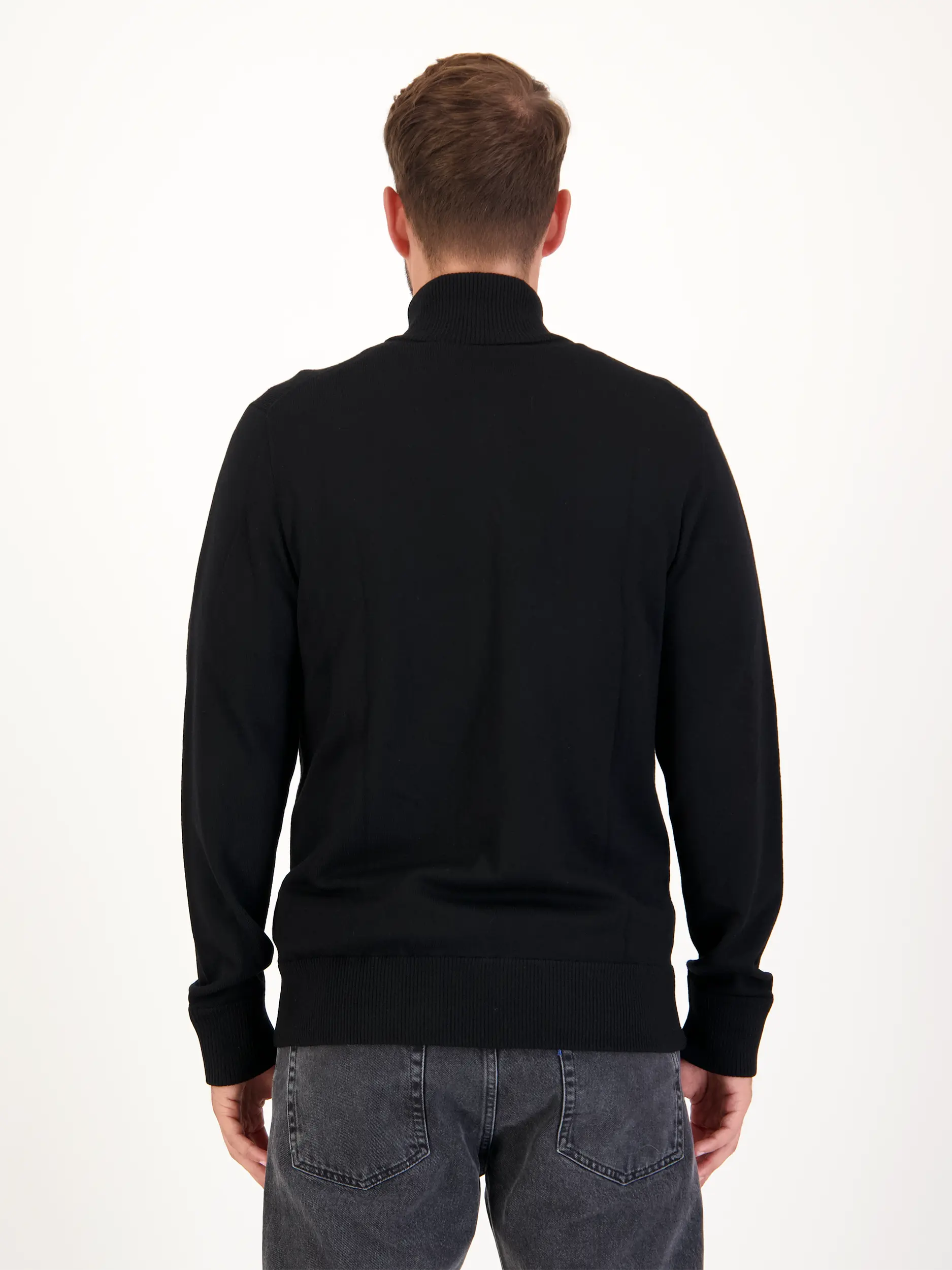 Strickjacke 'Antonio' aus Schurwolle - Artikel Rückseite getragen von einem Modell - Farbe: Schwarz