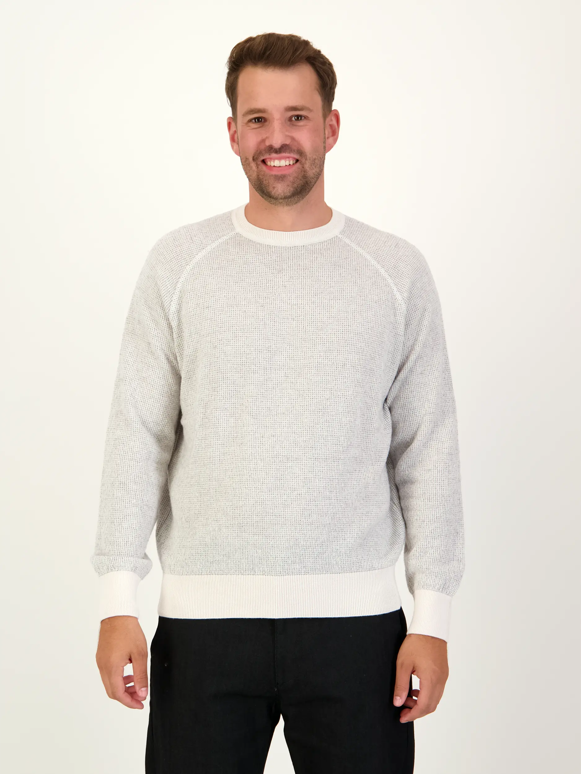 Pullover aus Woll-Mix langarm - Artikel Vorderseite getragen von einem Modell